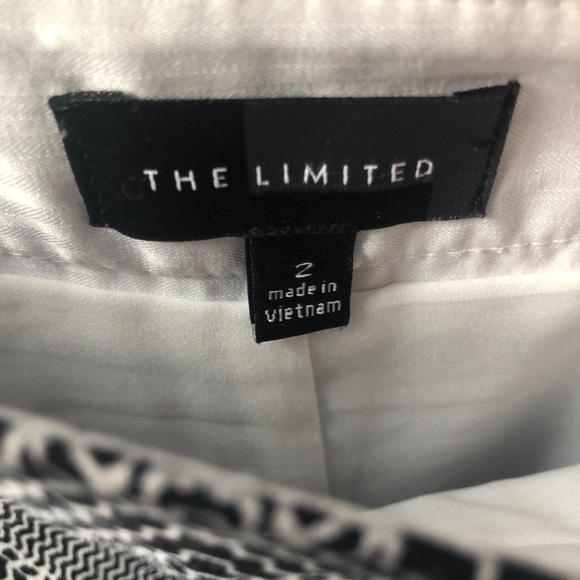 The Limited Knee Length A Line Skirt - Picture 3 of 4